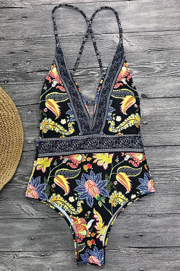 Kupaći Kostim s Boho Uzorkom i V-Izrezom